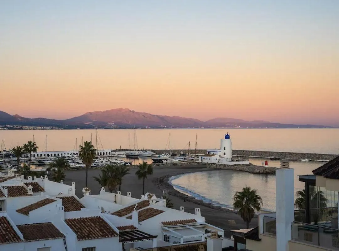 Apartamento Sky-High Luxury Panoramic Sea Views & Expansive Terraces In This La Duquesa Penthouse Manilva
