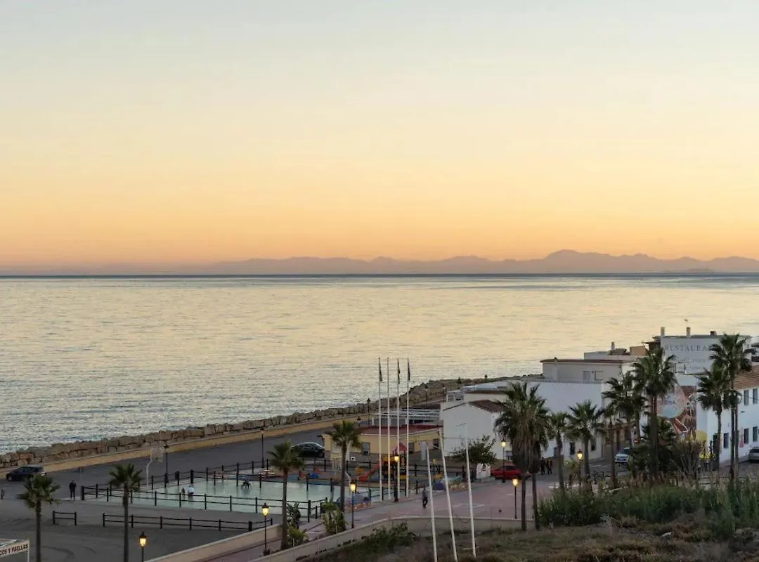 Sky-High Luxury Panoramic Sea Views & Expansive Terraces In This La Duquesa Penthouse Manilva Apartamento